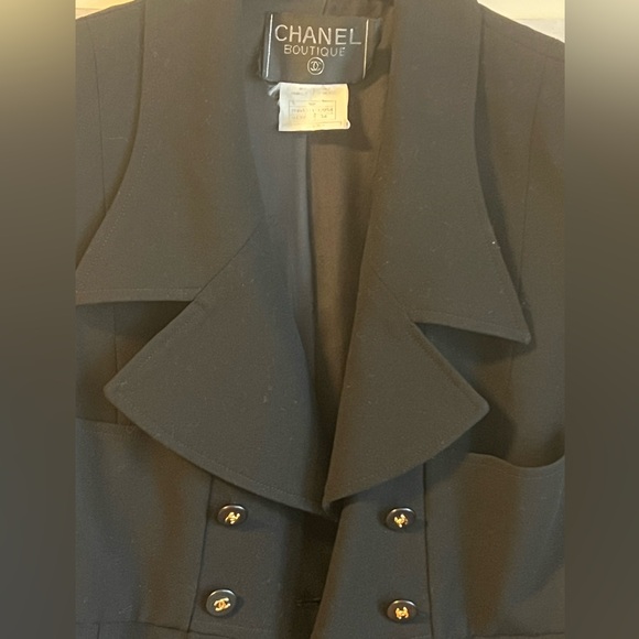 CHANEL Vintage Black Blazer Jacket Coat 44 Large 18 Gold Buttons Silk 96P EUC - Picture 3 of 17